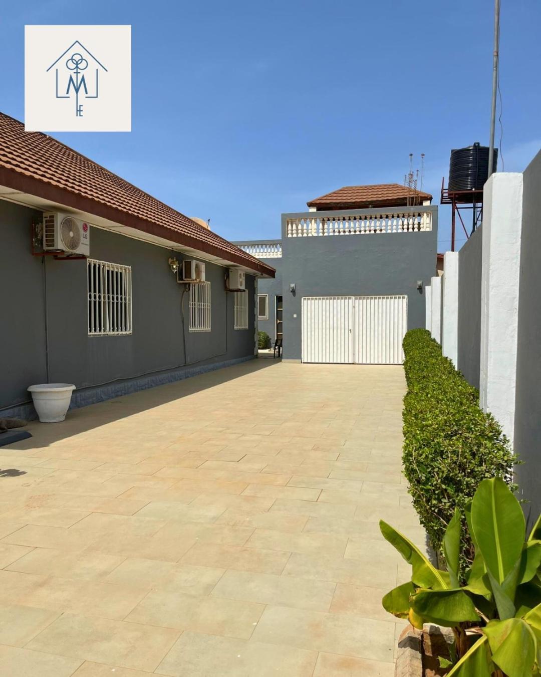 Brufut Luxury Home Serrekunda Bagian luar foto